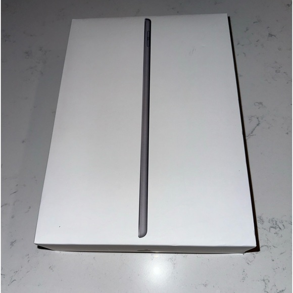 Apple iPad 8th Generation 32GB EMPTY BOX ONLY - - Picture 1 of 7